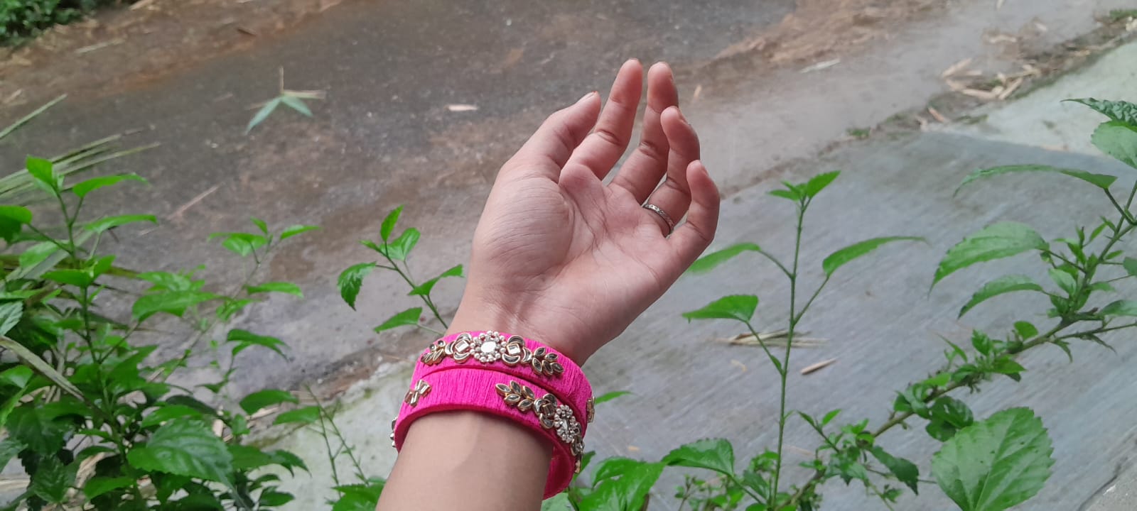 হাতে তৈরি চুড়ির কালেকশন