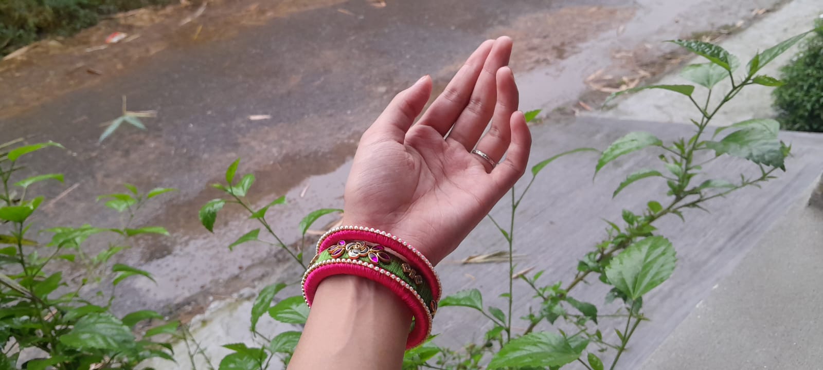 হাতে তৈরি চুড়ির কালেকশন