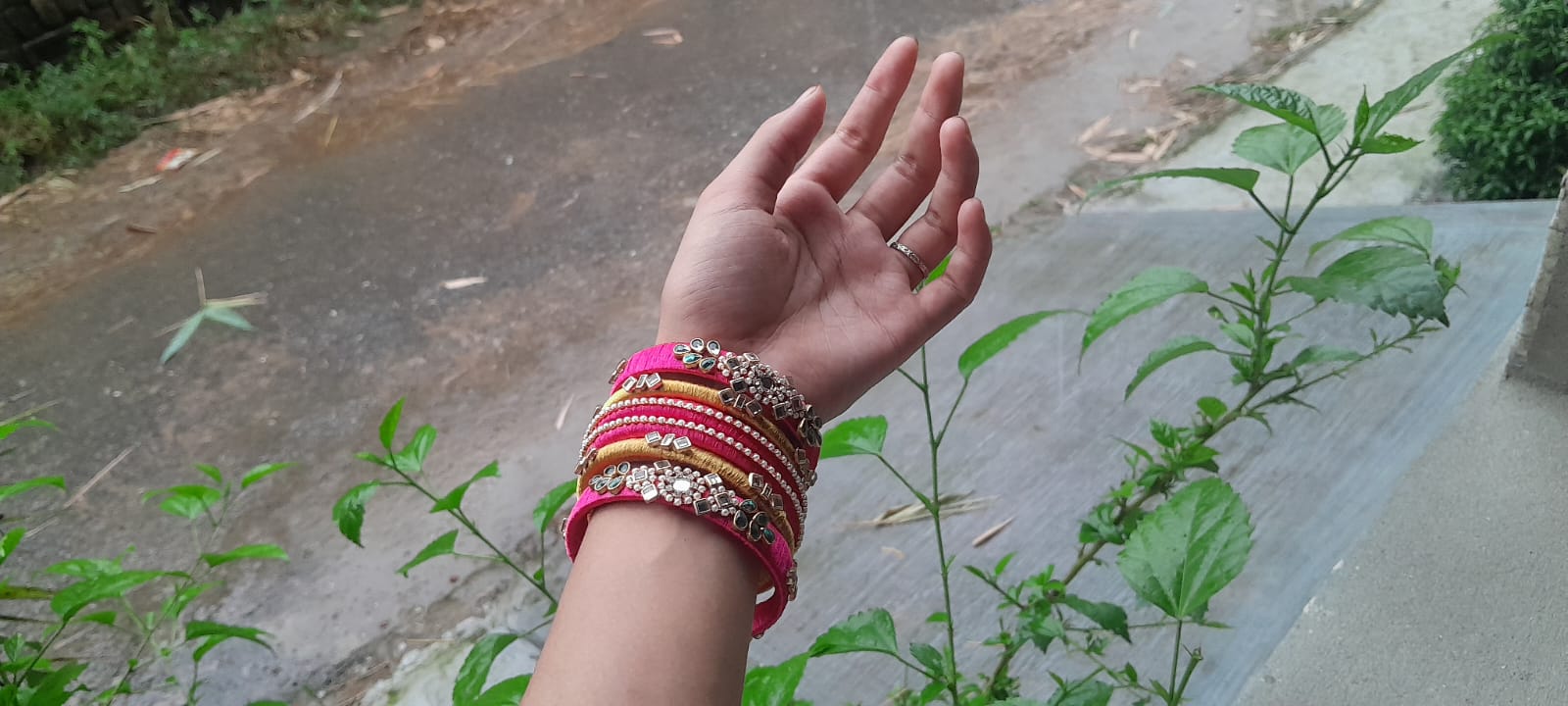 হাতে তৈরি চুড়ির কালেকশন