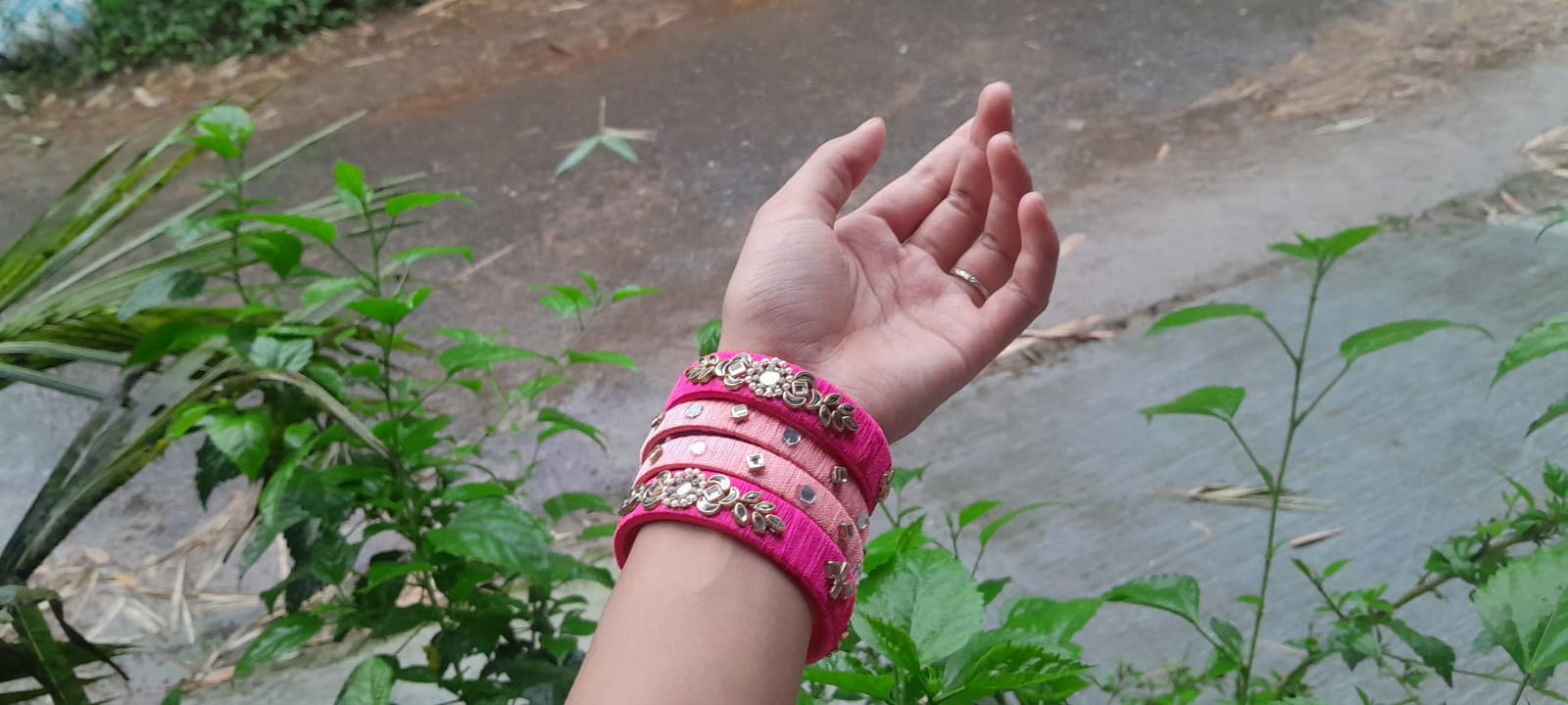 হাতের তৈরি প্রিমিয়াম চুড়ি